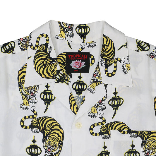TROPICALI Short Sleeve 1-Pocket Flat Collar Hawaiian Shirt - White/ Yellow Tiger