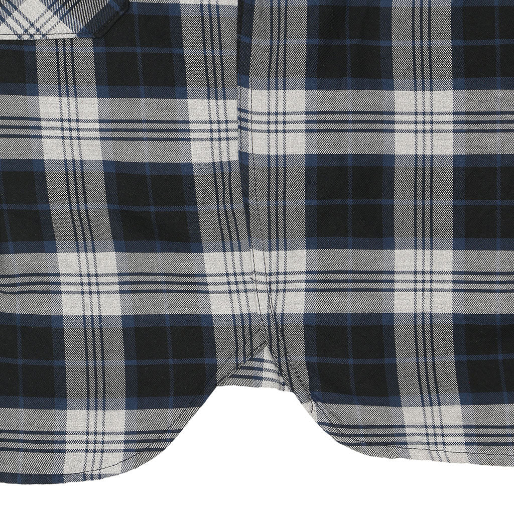 Long Sleeve Women's Boyfriend 2 Notch Flap Pocket Shirt / JAPANESE COTTON Flannel - Blue/White